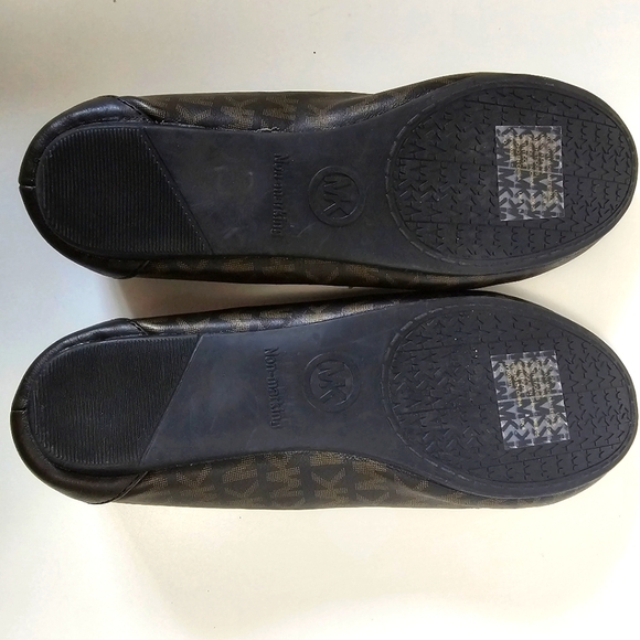 Host Pick 😀💕❗️• MICHAEL KORS • Flat Bow Monogram Ballet Flats SIZE 5 or 36 - Picture 9 of 10